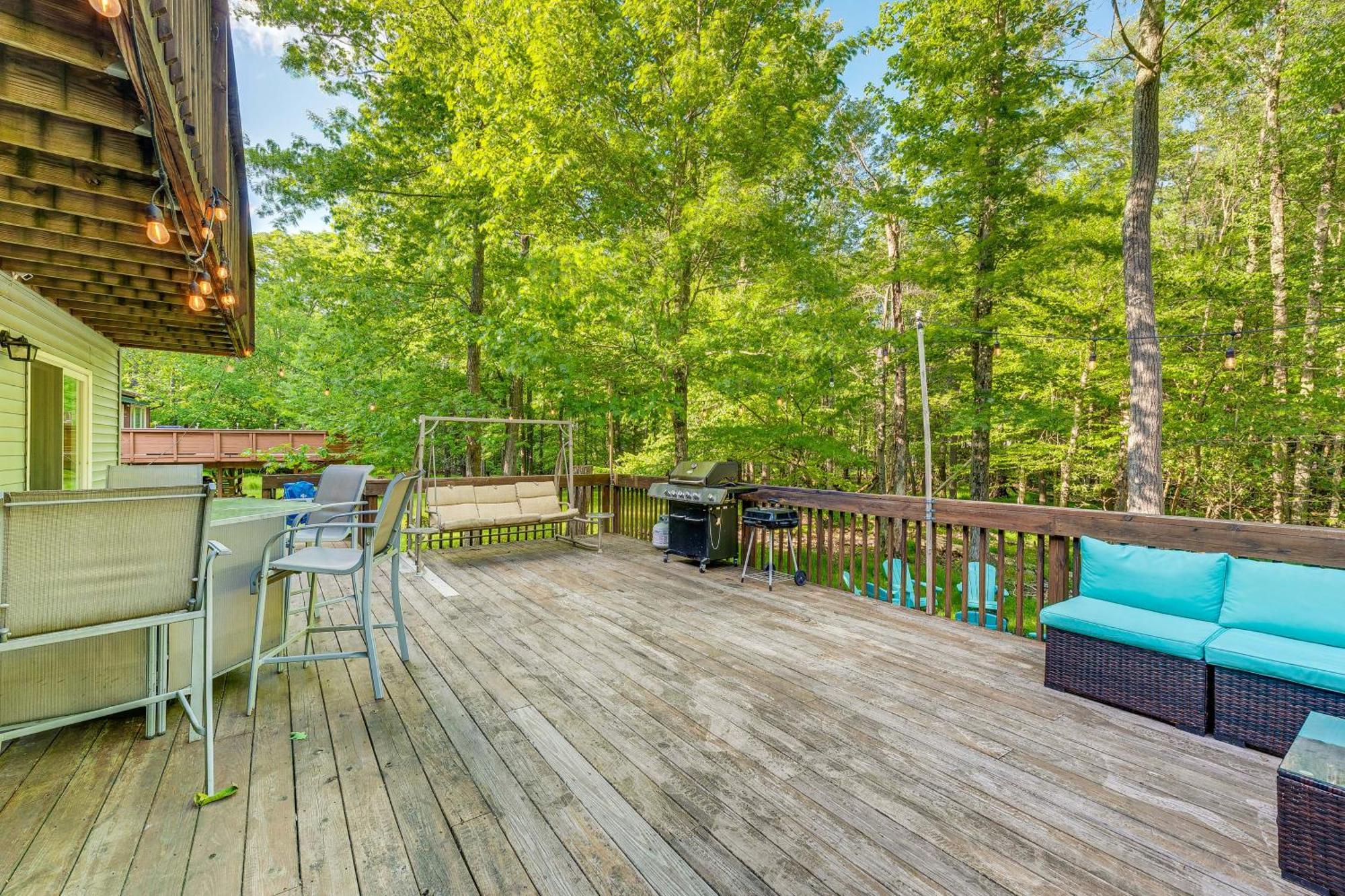 Pet-Friendly Pocono Lake Oasis With Hot Tub! מראה חיצוני תמונה