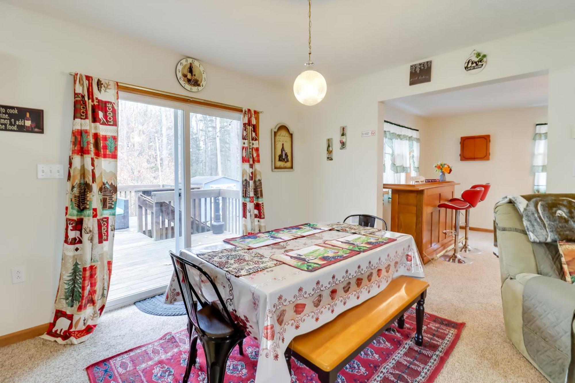 Pet-Friendly Pocono Lake Oasis With Hot Tub! מראה חיצוני תמונה